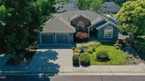 499 Ridgeway Avenue Central Point OR 97502