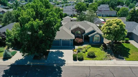 499 Ridgeway Avenue Central Point OR 97502