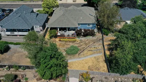 499 Ridgeway Avenue Central Point OR 97502