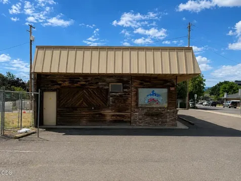 414 E Pine Street Central Point OR 97502