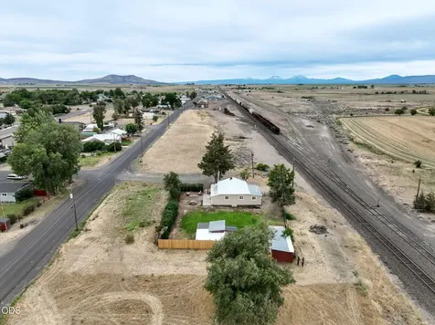 31 3rd Street Metolius OR 97741