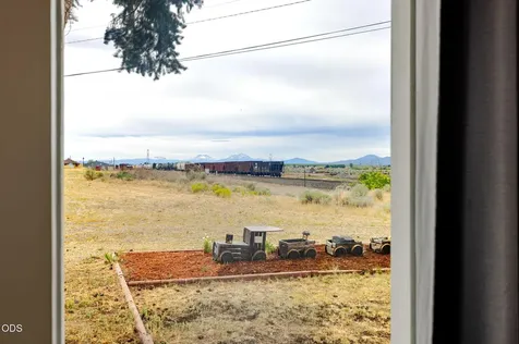 31 3rd Street Metolius OR 97741