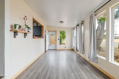 31 3rd Street Metolius OR 97741