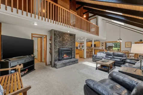 71006 Bracken Lane Black Butte Ranch OR 97759