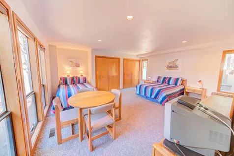 57598 White Elm Sunriver OR 97707