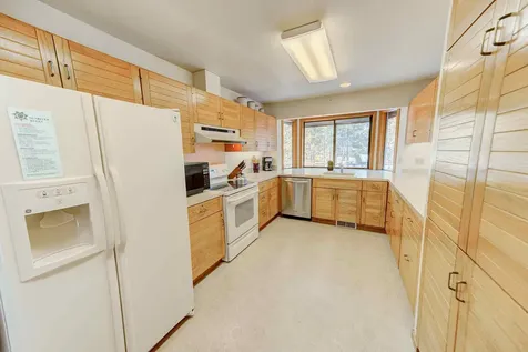 57598 White Elm Sunriver OR 97707