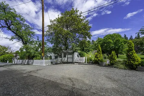 215 S 4th Street Jacksonville OR 97530
