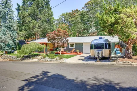 492 Herbert Street Ashland OR 97520