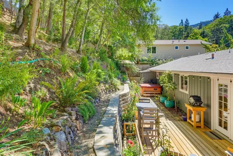 492 Herbert Street Ashland OR 97520