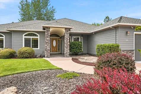 88 Pineridge Lane Eagle Point OR 97524