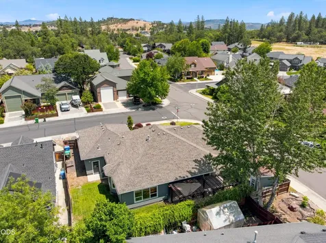 88 Pineridge Lane Eagle Point OR 97524