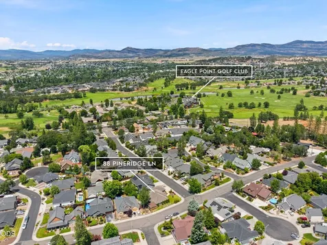 88 Pineridge Lane Eagle Point OR 97524