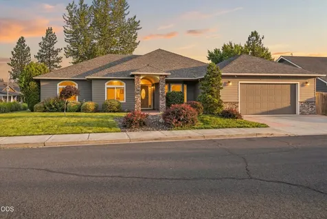 88 Pineridge Lane Eagle Point OR 97524