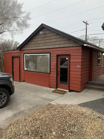 1427 SW Highland Avenue Redmond OR 97756