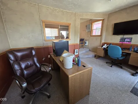 1427 SW Highland Avenue Redmond OR 97756