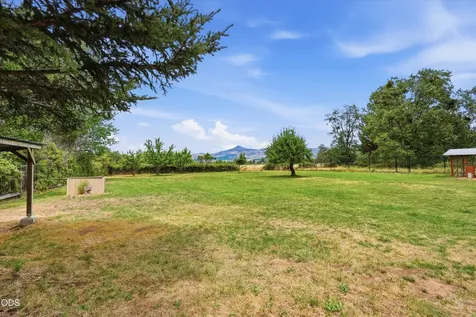 2298 Camp Baker Road Medford OR 97501