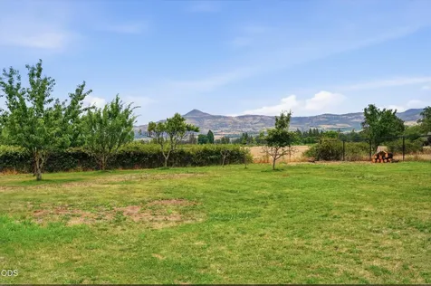 2298 Camp Baker Road Medford OR 97501