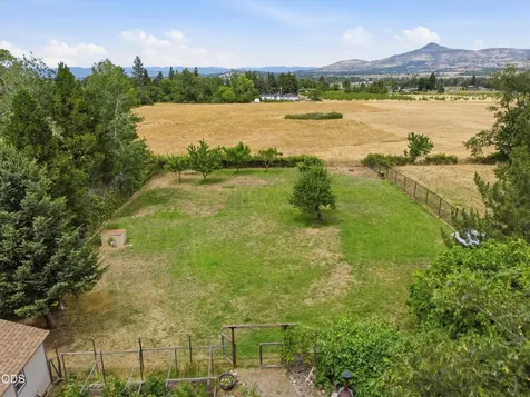 2298 Camp Baker Road Medford OR 97501
