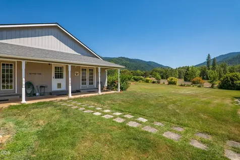3959 Jumpoff Joe Creek Road Grants Pass OR 97526