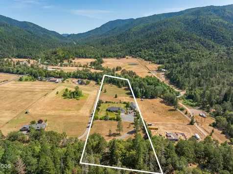 3959 Jumpoff Joe Creek Road Grants Pass OR 97526