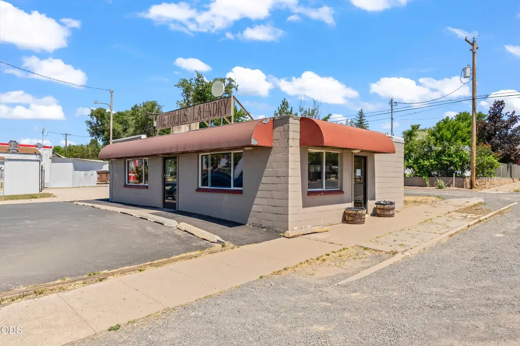 590 Jefferson Avenue Metolius OR 97741