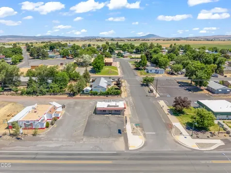590 Jefferson Avenue Metolius OR 97741