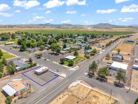 590 Jefferson Avenue Metolius OR 97741