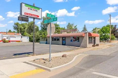 590 Jefferson Avenue Metolius OR 97741