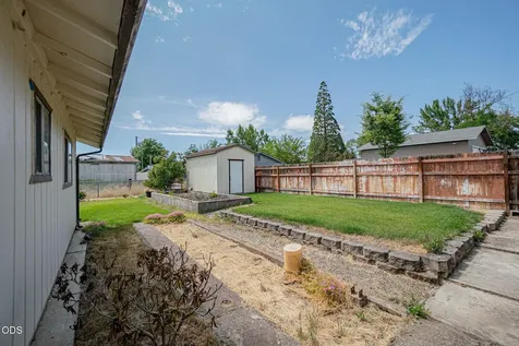 6181 Thistle Lane Central Point OR 97502