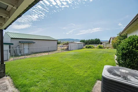 6181 Thistle Lane Central Point OR 97502