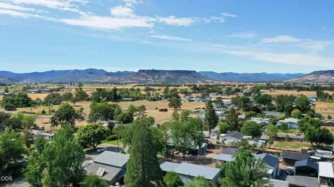 6181 Thistle Lane Central Point OR 97502