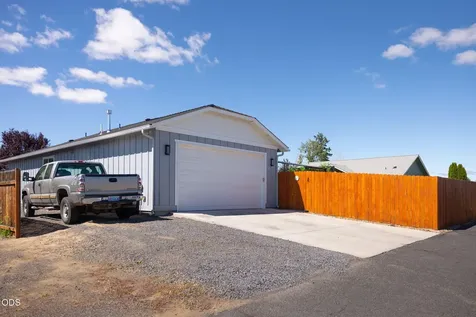 541 SW Sunrise Circle Metolius OR 97741