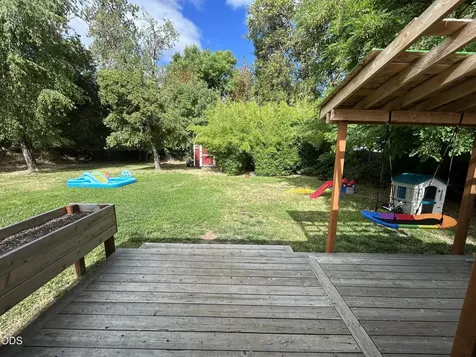 1024 NW Hawthorne Avenue Grants Pass OR 97526
