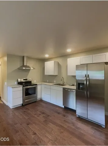 1024 NW Hawthorne Avenue Grants Pass OR 97526