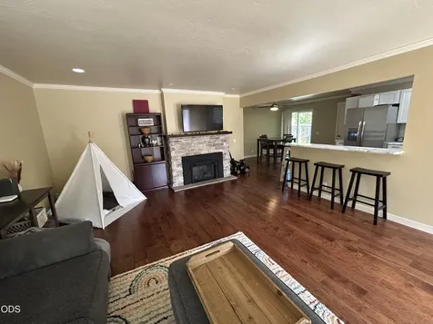 1024 NW Hawthorne Avenue Grants Pass OR 97526
