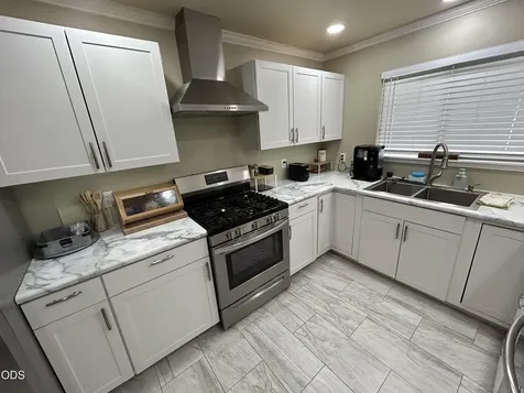 1024 NW Hawthorne Avenue Grants Pass OR 97526