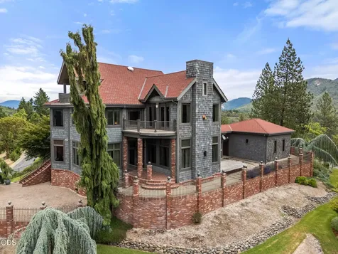 928 W Woodside Street Grants Pass OR 97527