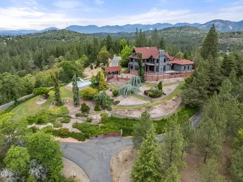 928 W Woodside Street Grants Pass OR 97527