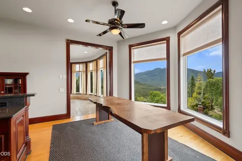 928 W Woodside Street Grants Pass OR 97527