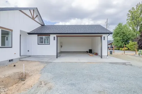 2716 Denton Trail Grants Pass OR 97527