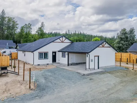 2716 Denton Trail Grants Pass OR 97527