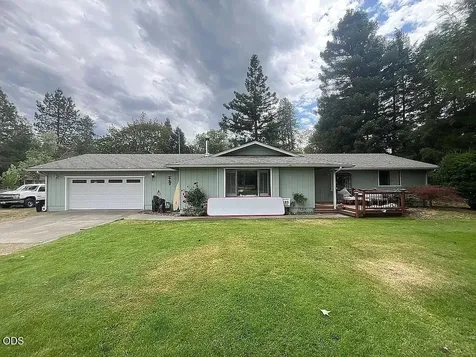 8122 New Hope Road Grants Pass OR 97527