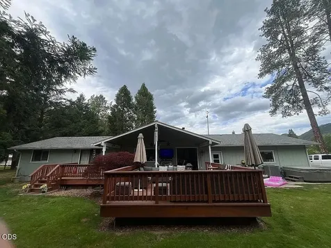 8122 New Hope Road Grants Pass OR 97527
