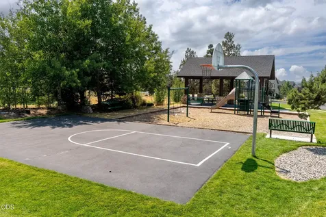 4466 SW Umatilla Avenue Redmond OR 97756