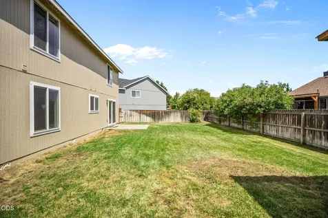 1924 NW Joshua Tree Court Redmond OR 97756