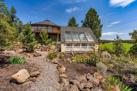 5365 NW Zamia Avenue Redmond OR 97756