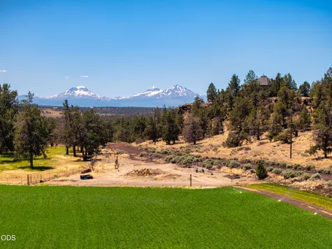 5365 NW Zamia Avenue Redmond OR 97756