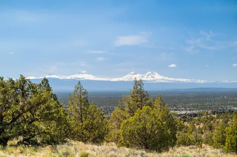 SW Seven Peaks Lp Powell Butte OR 97753