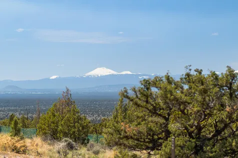 SW Seven Peaks Lp Powell Butte OR 97753