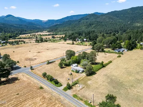2670 Kincaid Road Williams OR 97544